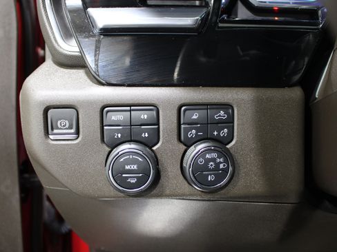 Used 2023 Chevrolet Silverado 1500 LTZ AWD/4WD image 9