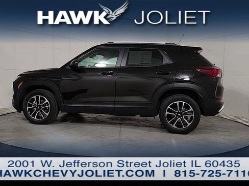 Used 2025 Chevrolet TrailBlazer LT AWD/4WD image 9