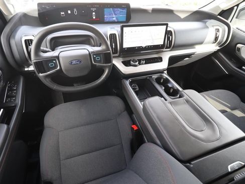 Used 2025 Ford Expedition Max Active AWD/4WD image 6