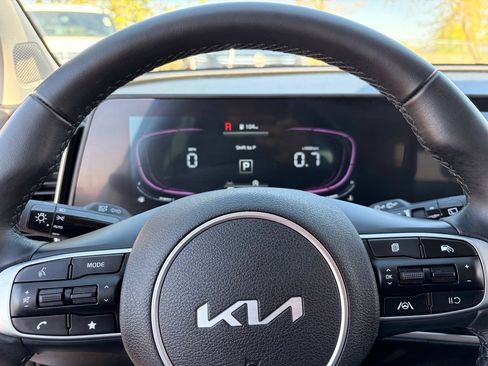 Used 2025 Kia Sportage EX FWD image 28