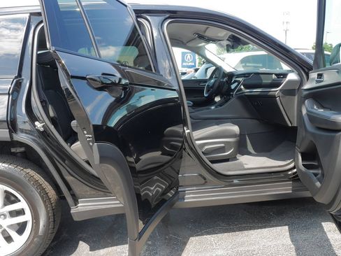 Used 2023 Jeep Grand Cherokee Laredo AWD/4WD image 9