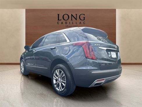 Used 2021 Cadillac XT5 Premium Luxury image 3