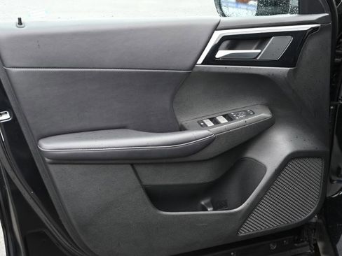 Used 2024 Mitsubishi Outlander SE Black Edition image 23