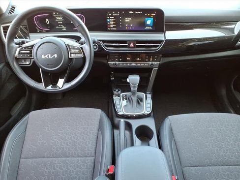 Certified 2025 Kia Seltos S image 9