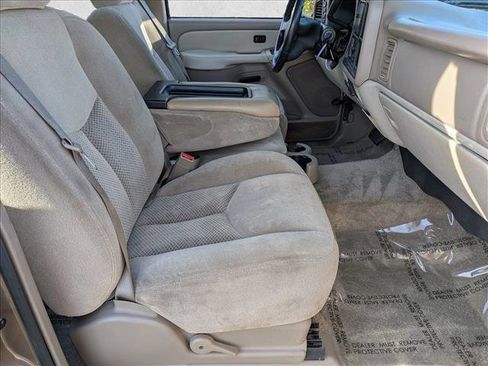 Used 2003 Chevrolet Suburban LS image 18