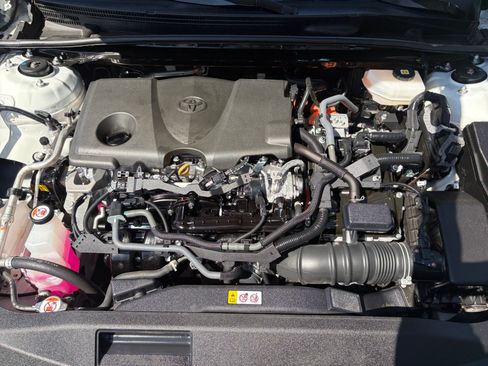 Used 2025 Toyota Camry SE FWD image 30