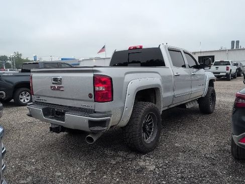 Used 2018 GMC Sierra 2500 Denali w/ Duramax Plus Package AWD/4WD image 4