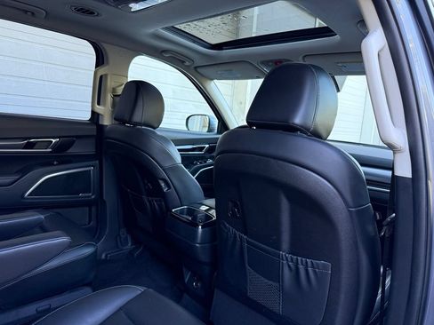 Used 2025 Kia Telluride S AWD/4WD image 41