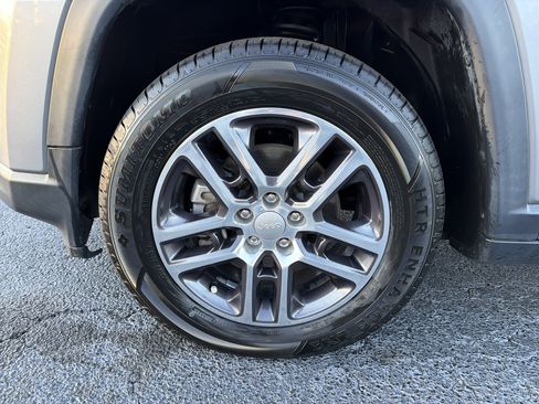 Used 2020 Jeep Compass Latitude w/ Safety & Security Group image 10