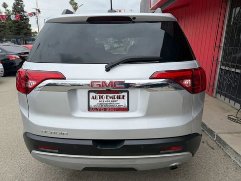Used 2017 GMC Acadia SLE w/ Driver Alert Package I FWD image 6