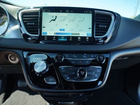 New 2026 Chrysler Voyager LX image 28