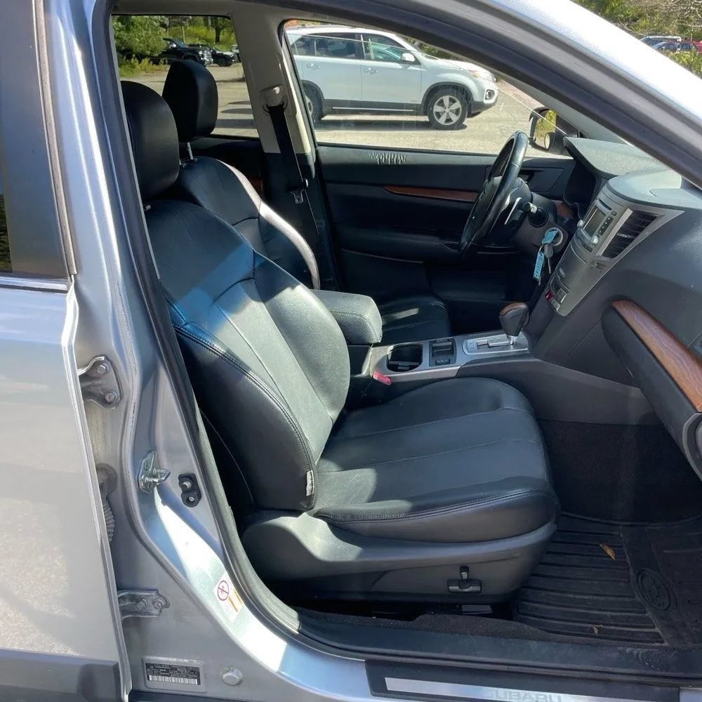 Used 2013 Subaru Outback 2.5i Limited AWD/4WD image 23