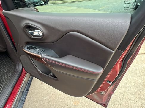 Used 2014 Jeep Cherokee Trailhawk w/ Technology Group image 20