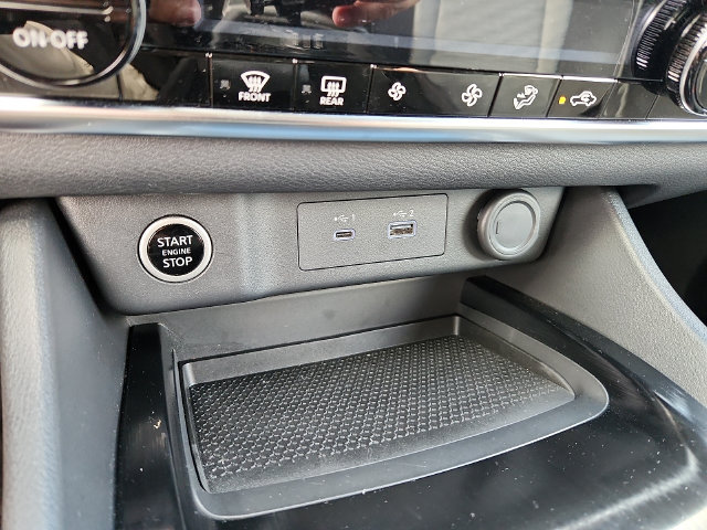 Used 2023 Nissan Rogue SV AWD/4WD image 24