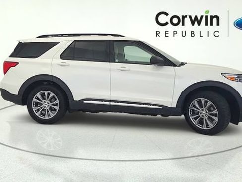 Used 2023 Ford Explorer XLT w/ Equipment Group 202A AWD/4WD image 7