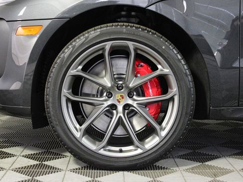 Certified 2026 Porsche Macan GTS AWD/4WD image 13