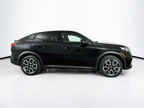 Used 2026 BMW X2 xDrive28i AWD/4WD image 10