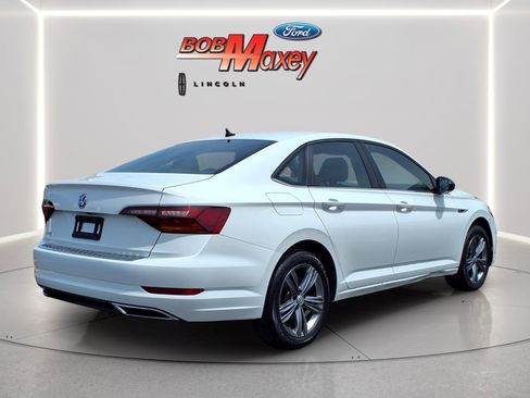Used 2019 Volkswagen Jetta R-Line w/ R-Line Cold Weather Package FWD image 4