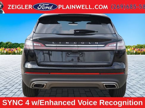 Used 2022 Lincoln Nautilus AWD w/ Premium Package image 4