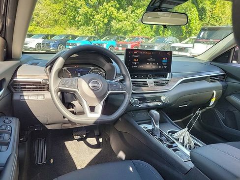 Used 2025 Nissan Altima 2.5 SV w/ SV Special Edition Package AWD/4WD image 14