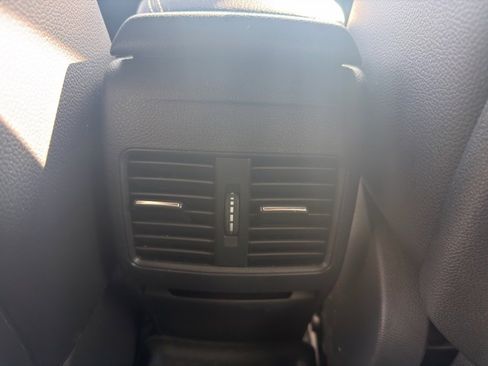 Certified 2016 Mercedes-Benz GLA 250 4MATIC image 36