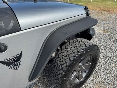 Used 2015 Jeep Wrangler 4WD Sport image 10