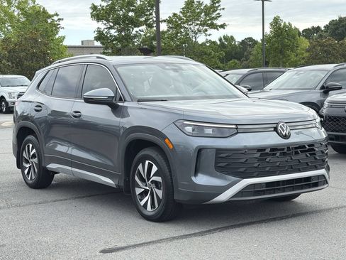 New 2025 Volkswagen Tiguan S FWD image 7