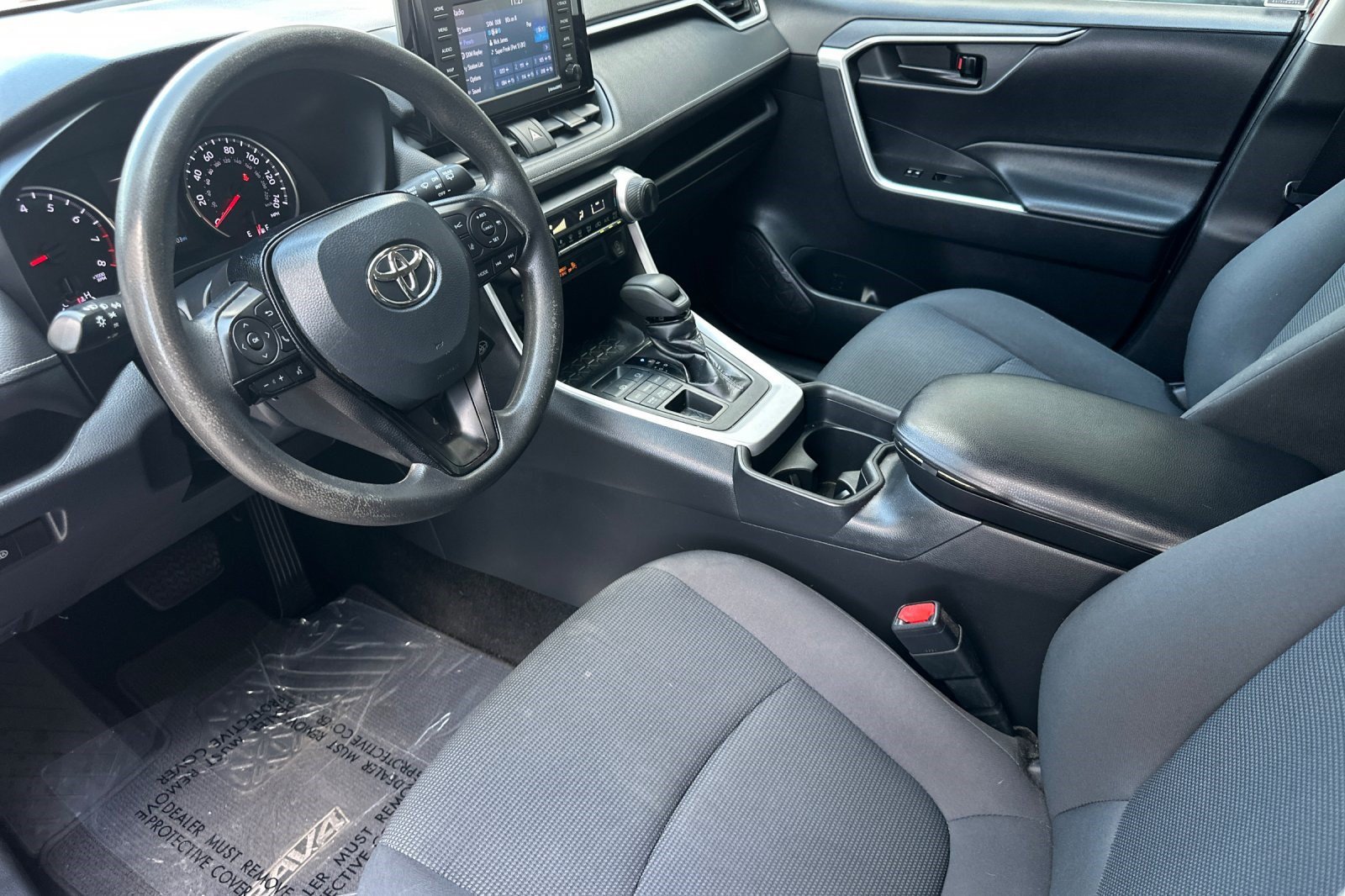 Used 2020 Toyota RAV4 LE AWD/4WD image 4