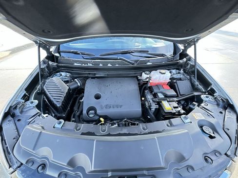 Used 2023 Chevrolet Traverse RS image 30