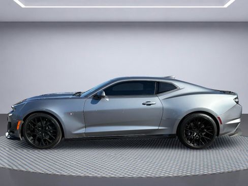 Used 2019 Chevrolet Camaro SS RWD image 3