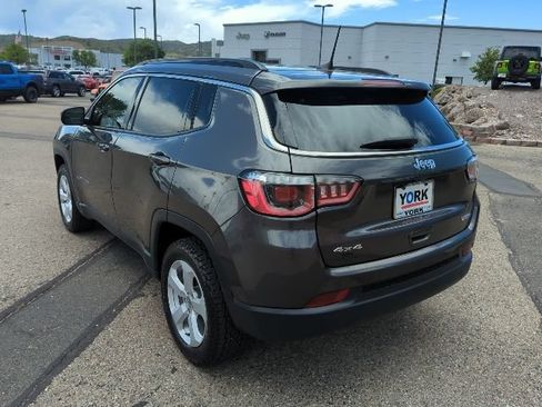 Used 2018 Jeep Compass Latitude w/ Popular Equipment Group AWD/4WD image 6
