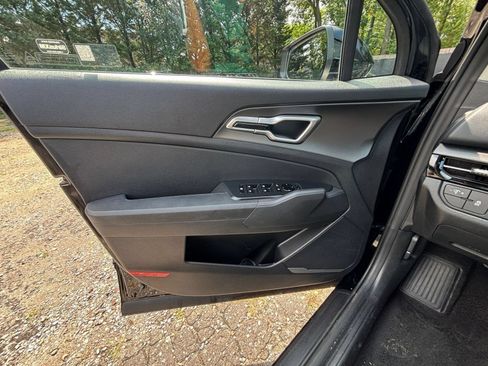 Used 2026 Kia Sportage LX FWD image 19