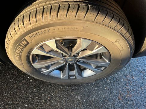 Used 2025 Chevrolet Equinox LT image 30