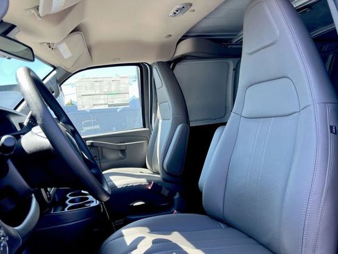 New 2026 GMC Savana 2500 RWD image 8