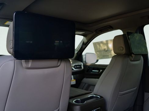 New 2026 GMC Yukon XL Elevation w/ Elevation Premium Package AWD/4WD image 21