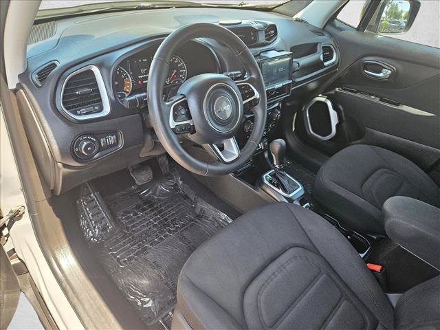 Used 2020 Jeep Renegade Latitude w/ Popular Equipment Group FWD image 10