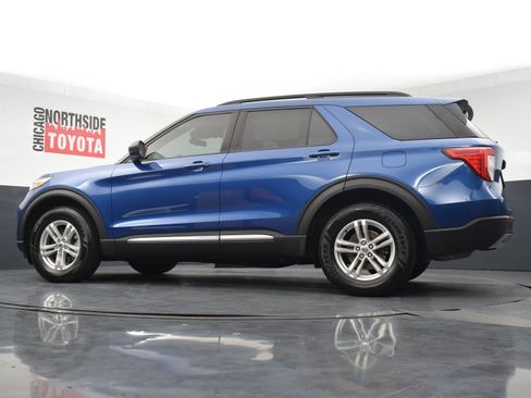 Used 2022 Ford Explorer XLT w/ Equipment Group 202A AWD/4WD image 34