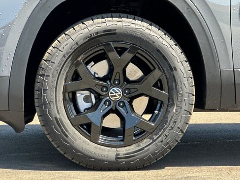 New 2026 Volkswagen Atlas Peak Edition AWD/4WD image 26
