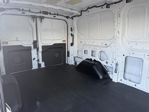 Used 2023 Ford Transit 250 Low Roof AWD image 28
