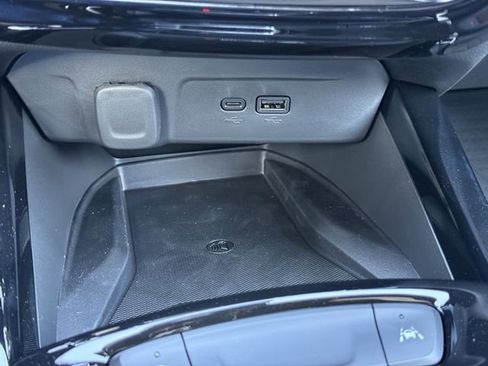 New 2026 Chevrolet Trax RS w/ Sunroof Package image 24