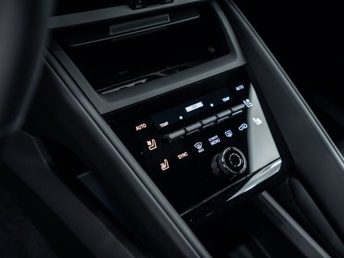 New 2025 Porsche Macan 4S Electric image 15