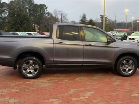 Certified 2024 Honda Ridgeline TrailSport image 3