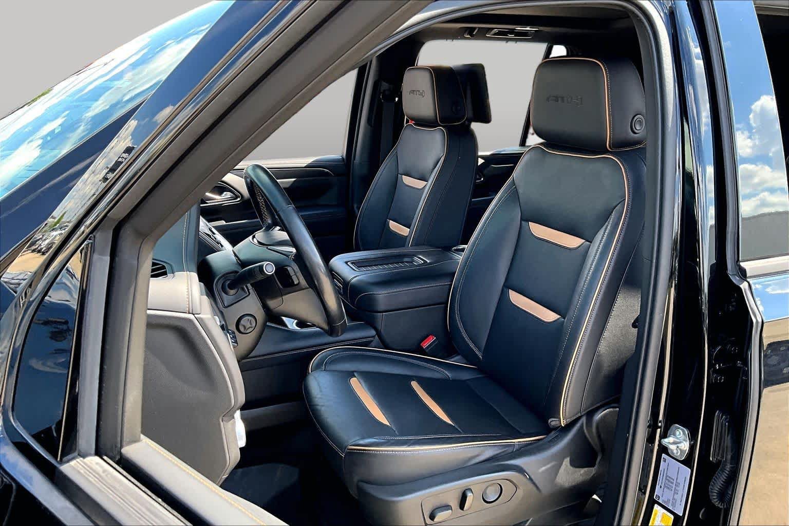 Used 2021 GMC Yukon AT4 w/ AT4 Premium Package AWD/4WD image 8