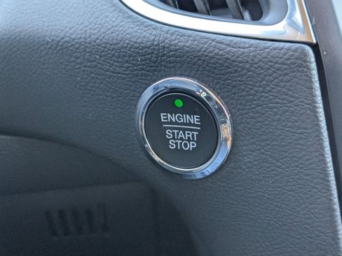 Used 2024 Ford Edge Titanium image 25