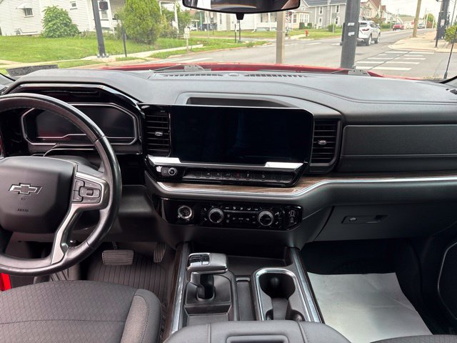 Used 2022 Chevrolet Silverado 1500 RST AWD/4WD image 11