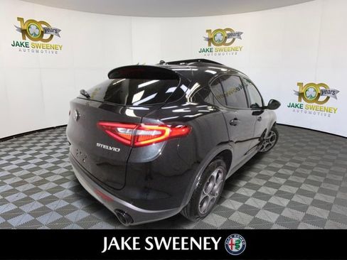 Used 2022 Alfa Romeo Stelvio Ti AWD/4WD image 7