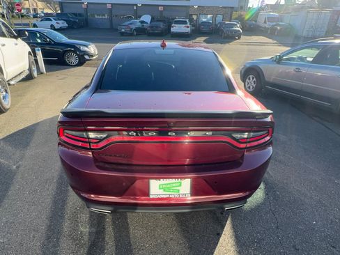 Used 2017 Dodge Charger SXT w/ Plus Group image 5
