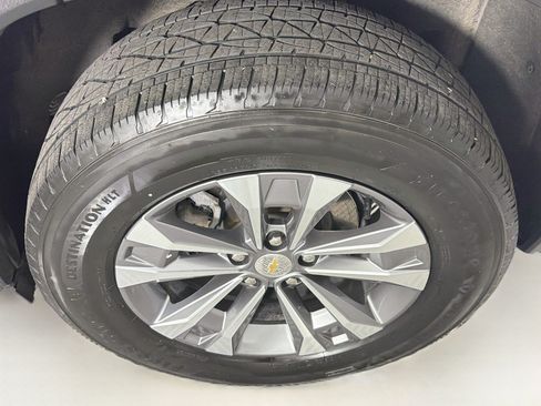 Used 2025 Chevrolet Equinox LT FWD image 11