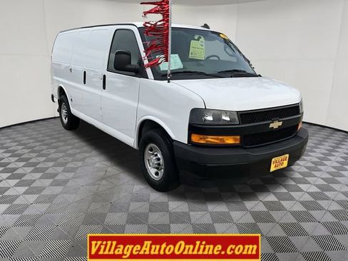 Used 2018 Chevrolet Express 2500 w/ Driver Convenience Package RWD image 5