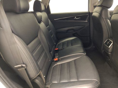 Used 2018 Kia Sorento EX FWD image 19